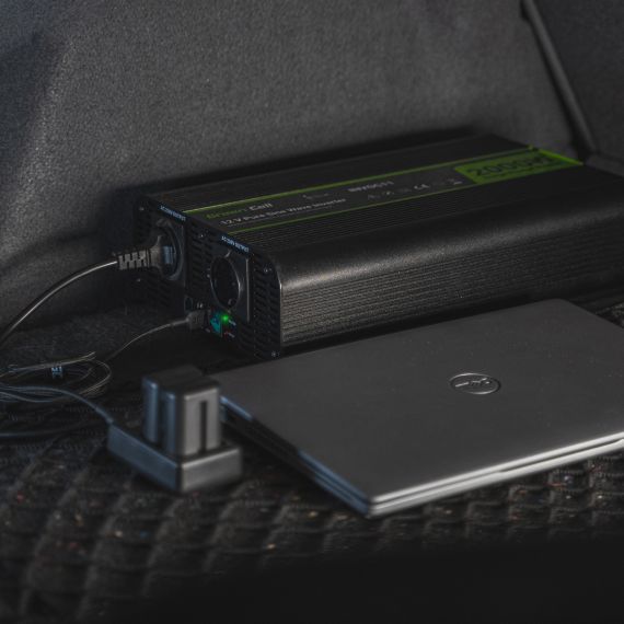 Spenningsomformer Inverter 12V til 230V 300W / 600W Ren sinusbølge - TISTO Spenningsomformer Inverter 12V til 230V 300W / 600W Ren sinusbølge - TISTO